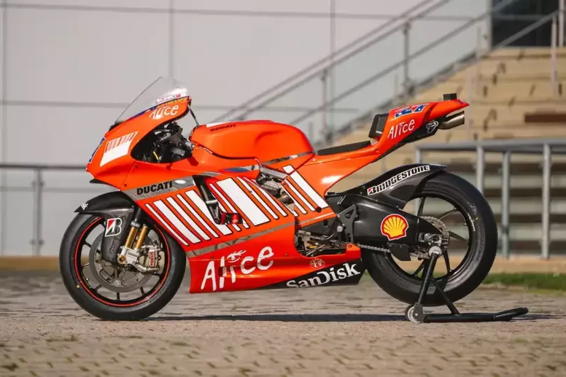 MotoGP – Σε δημοπρασία οι Ducati Desmosedici GP των Stoner και Capirossi