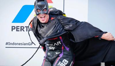 motomag MotoGP – Η ιστορία πίσω από την εμφάνιση του Vinales ως Batman στο βάθρο στην Ινδονησία [Video]