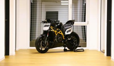 motomagKrämer & Bagoros Performance SUPER HOOLIGAN Concept – Γυμνή υπερβολή 128 ίππων για 140 κιλά!