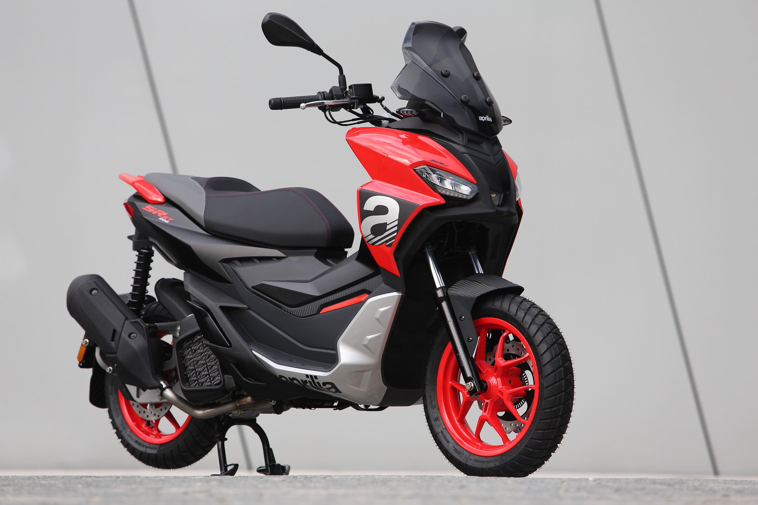 Скутер априлия. Aprilia SR gt 200. Aprilia SR gt 125. Скутер Априлия 125. Aprilia SR Max 125.