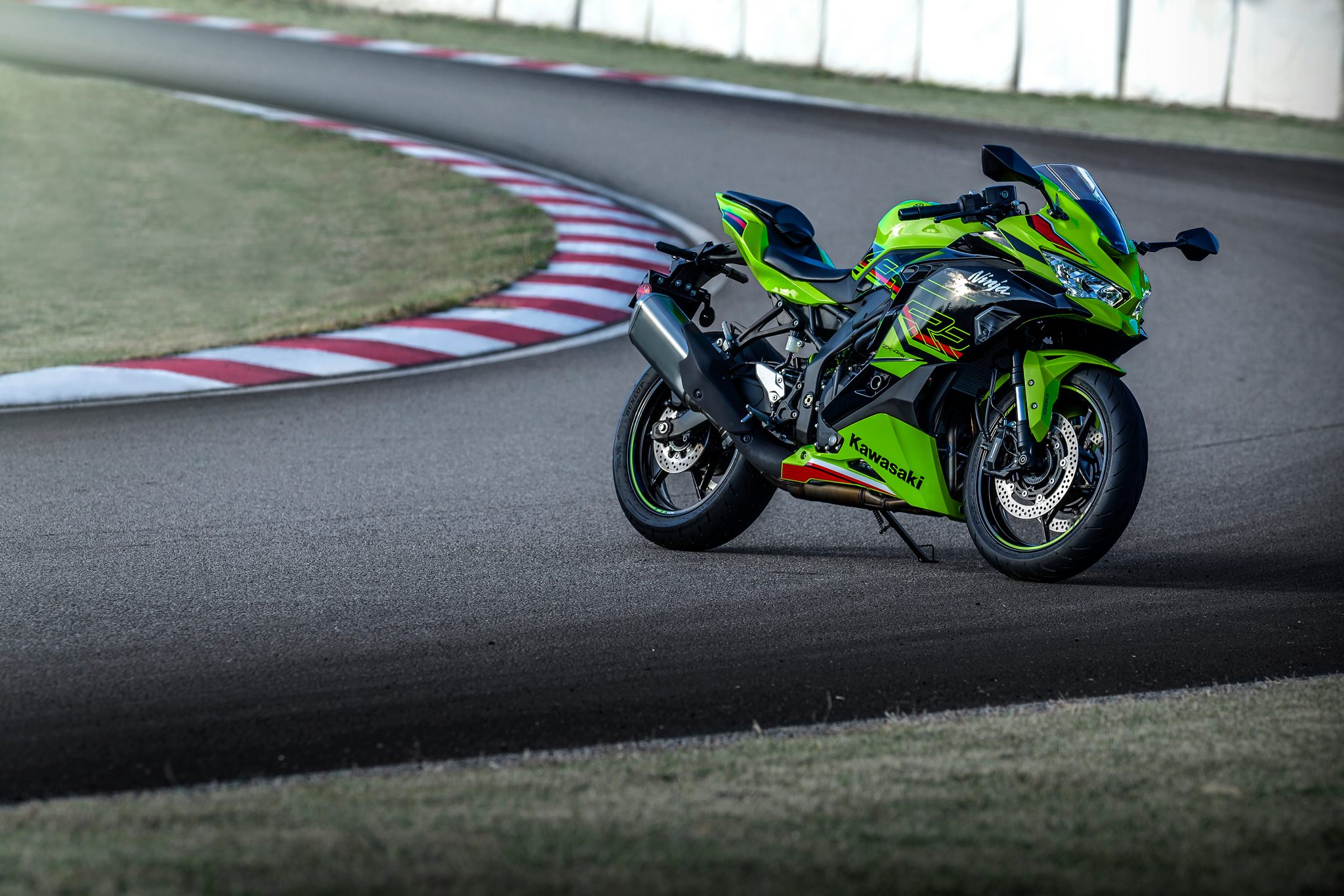 Kawasaki ZX-4R, ZX-4RR - Σε ακόμα χαμηλότερη τιμή απ’ ότι αναμενόταν ...