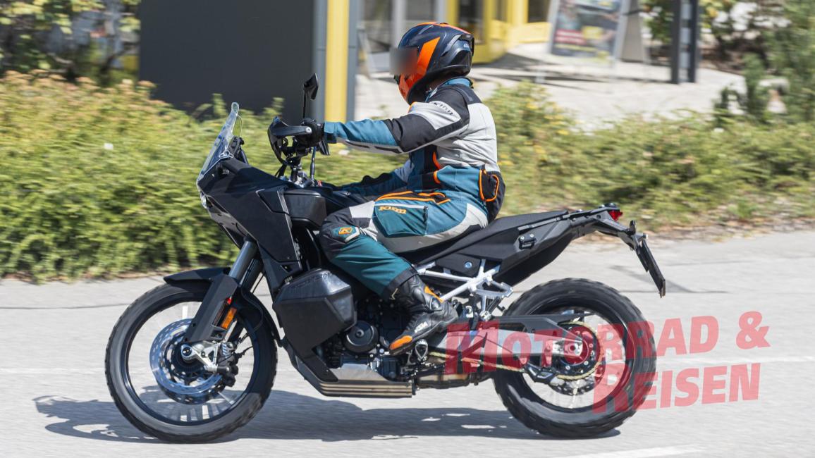 ​  KTM 990 Adventure