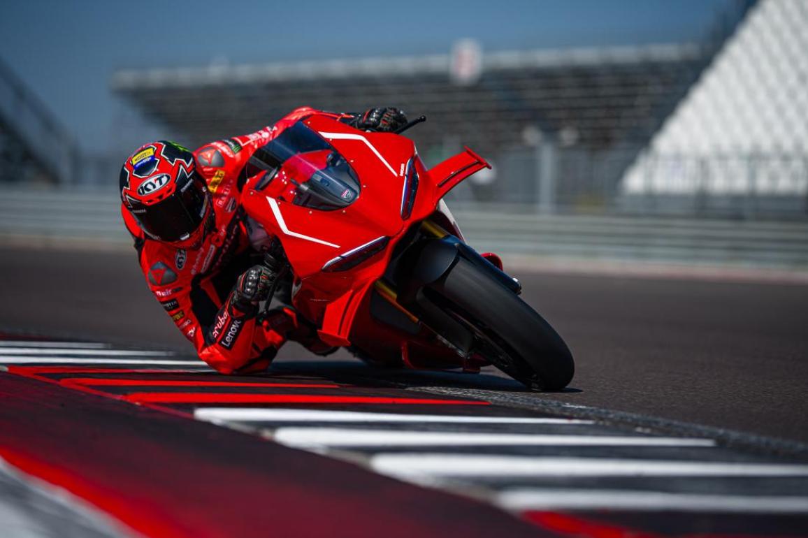 Νέα Ducati Panigale V4 R: 218 άλογα – 318 τελική! Πιάνει 330 με το πρόγραμμα της εξάτμισης – 16.000 ο κόφτης! Μετακόμισε η νεκρά!