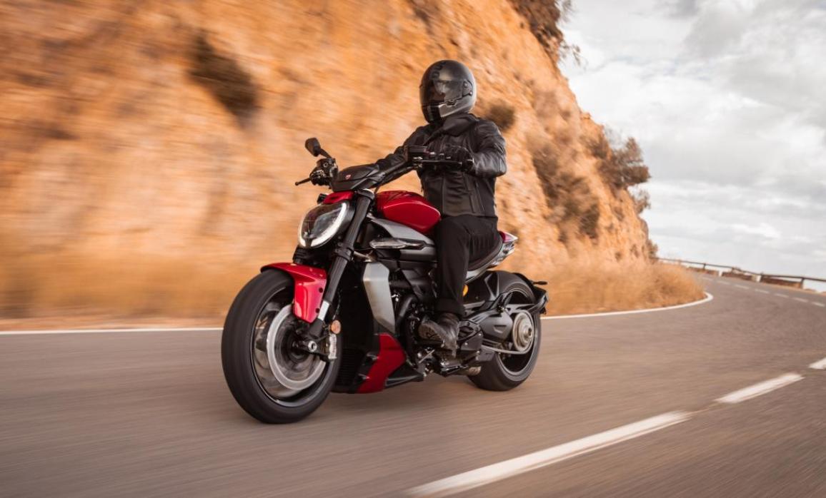 XDiavel V4