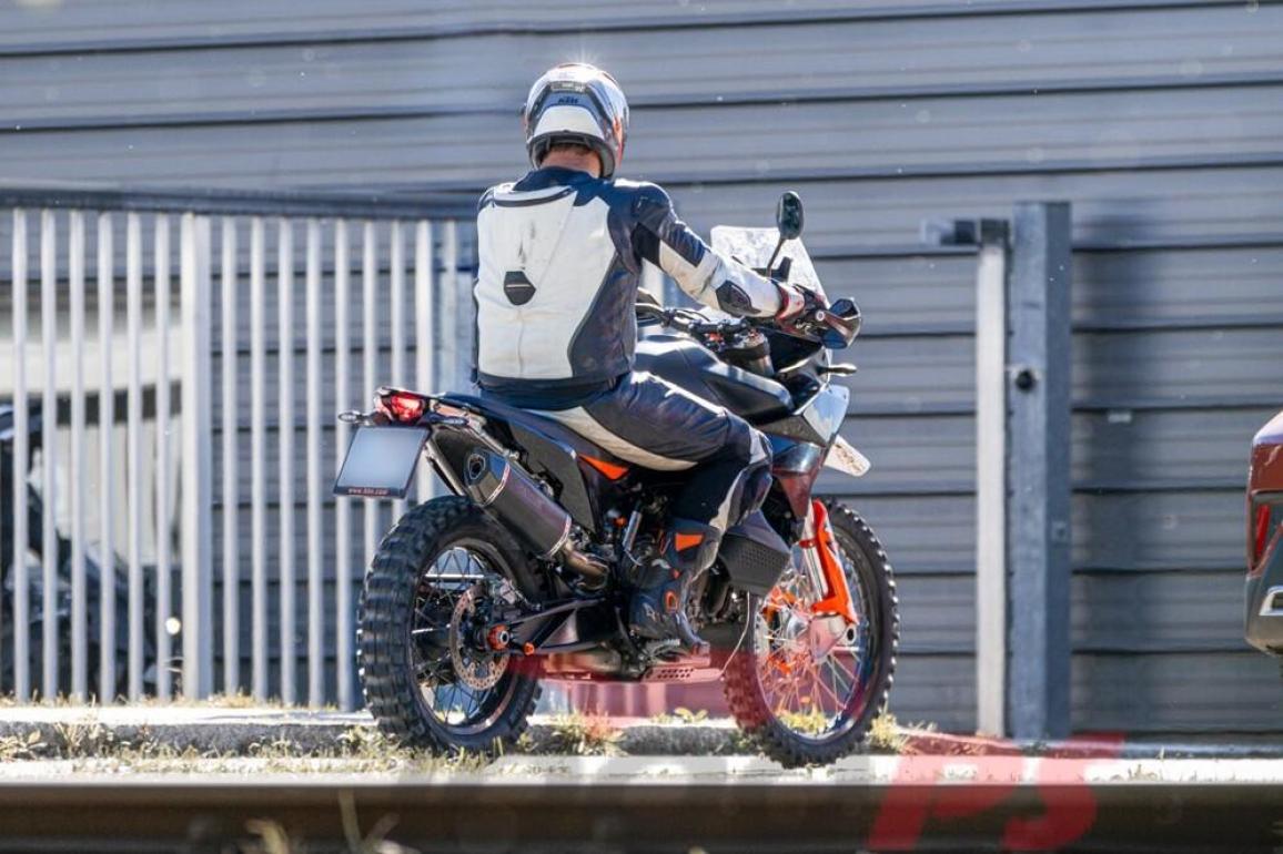 KTM 690 Adventure – Ετοιμάζεται το νέο μοντέλο για την μεσαία κατηγορία