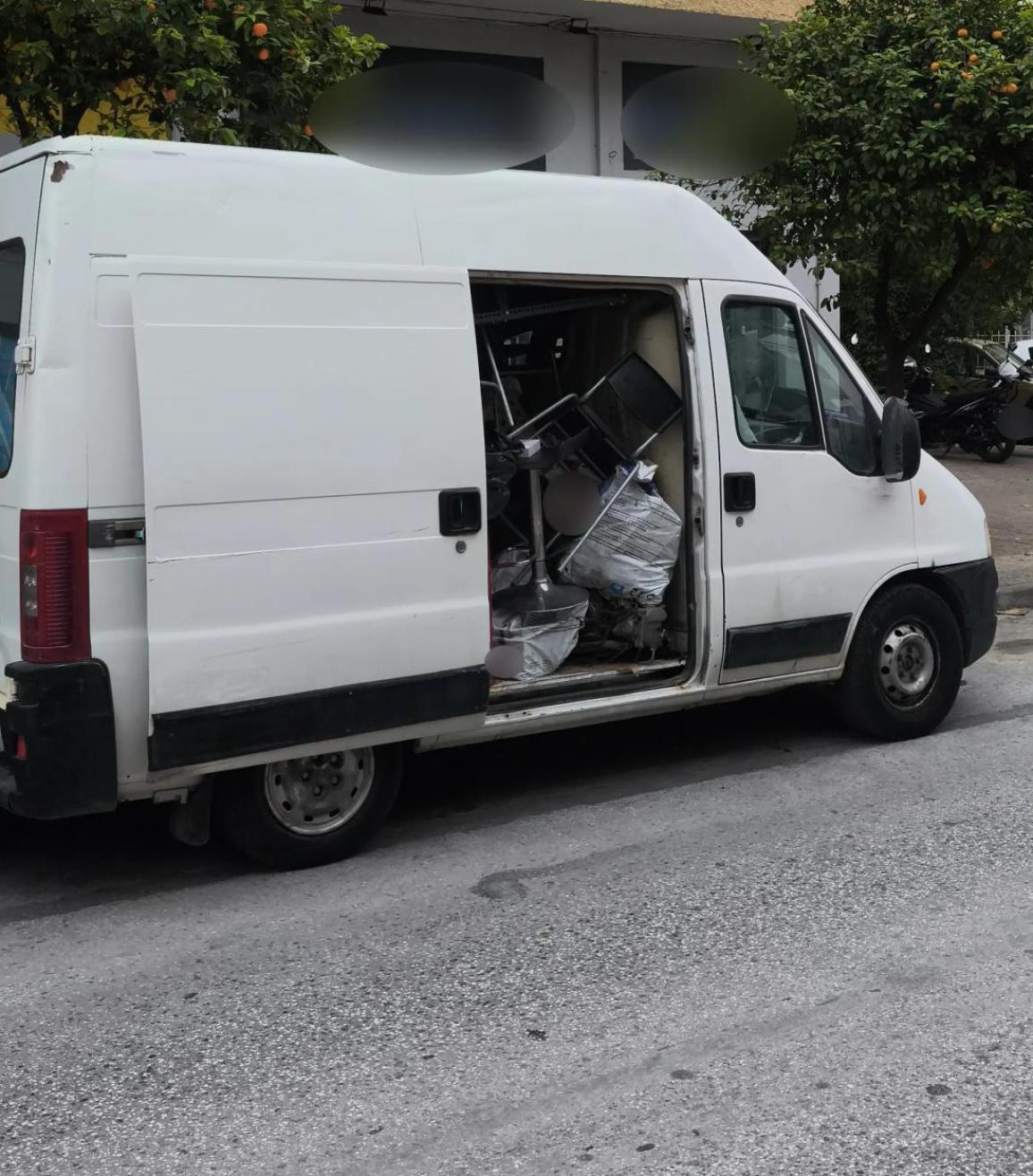 κλέφτες φορτηγάκι