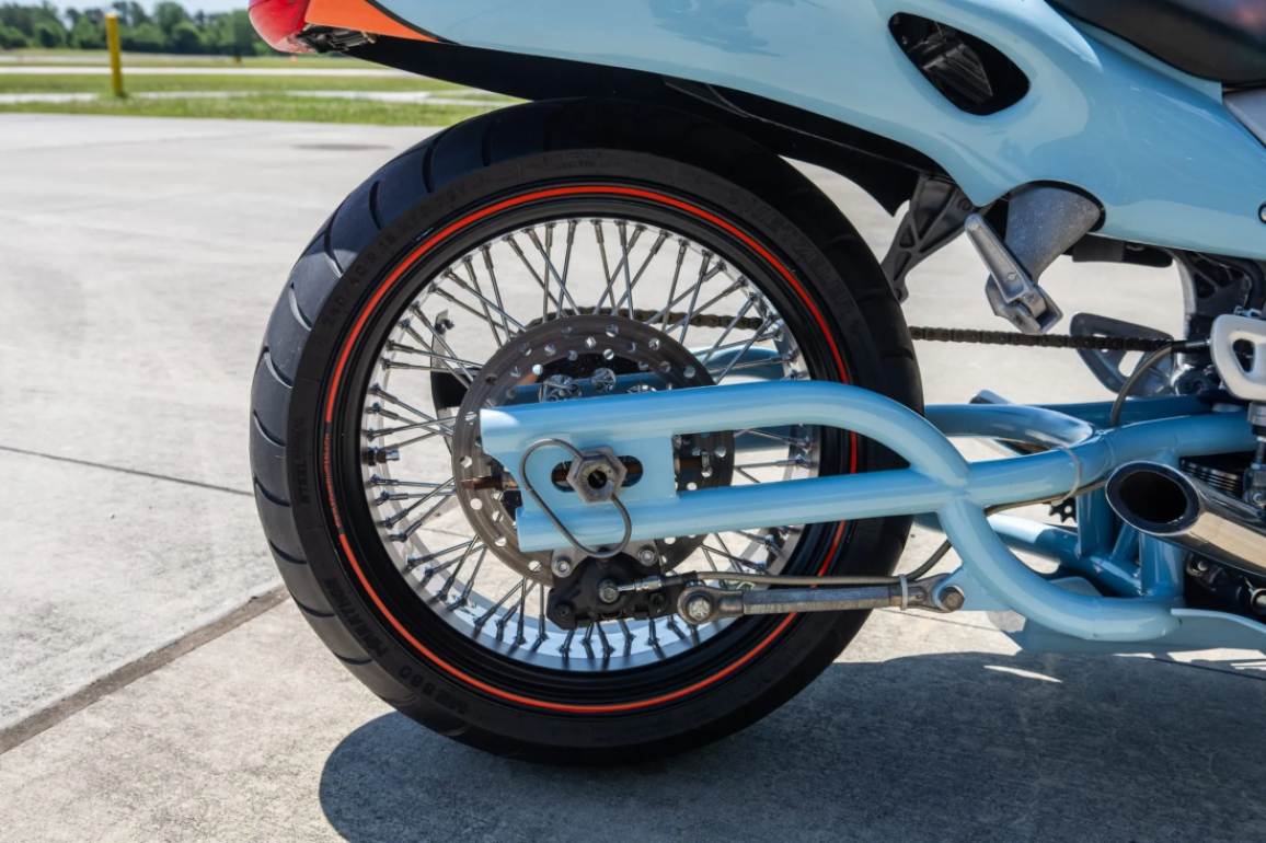 Suzuki GSX1300R Hayabusa Gulf Edition – Μοναδική, cult έκδοση πουλήθηκε σε δημοπρασία