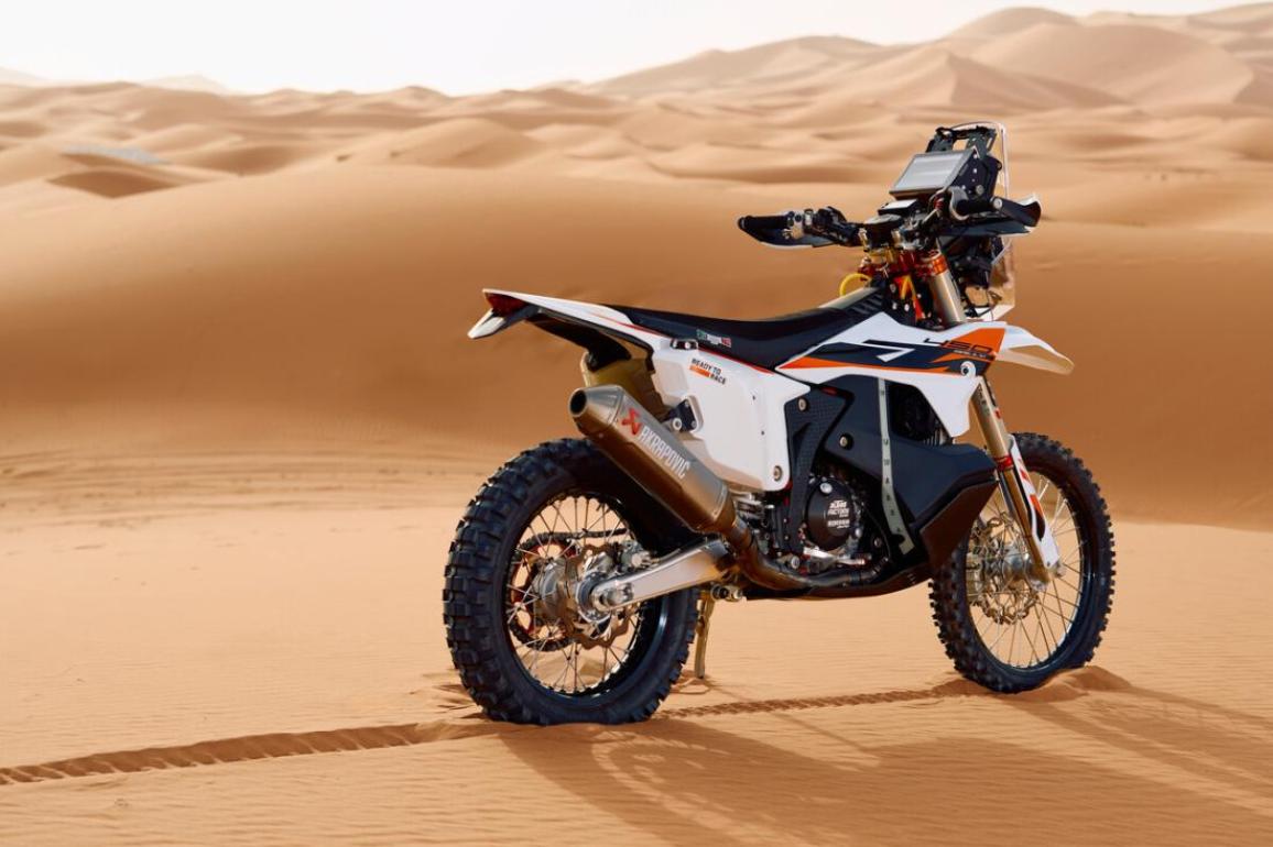 KTM 450 Rally Replica 2025 – Για να κυριαρχήσεις στους αμμόλοφους