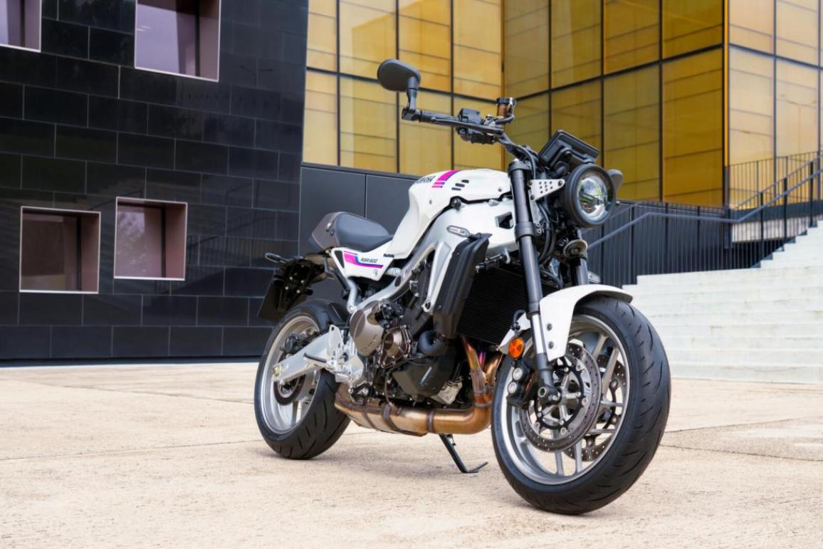 XSR 900