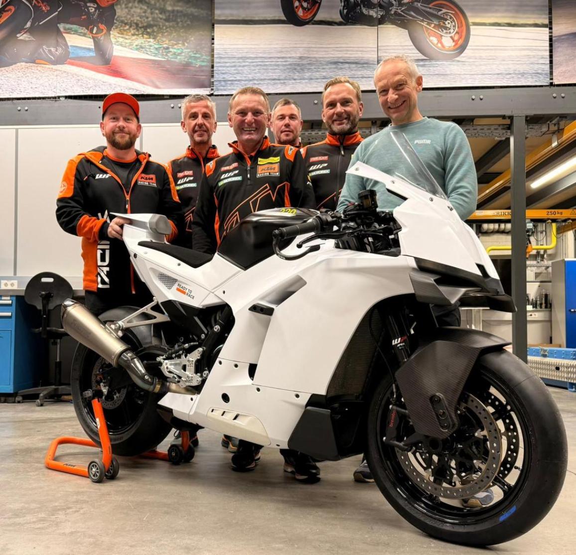 990 RC R Freudenberg Racing Team
