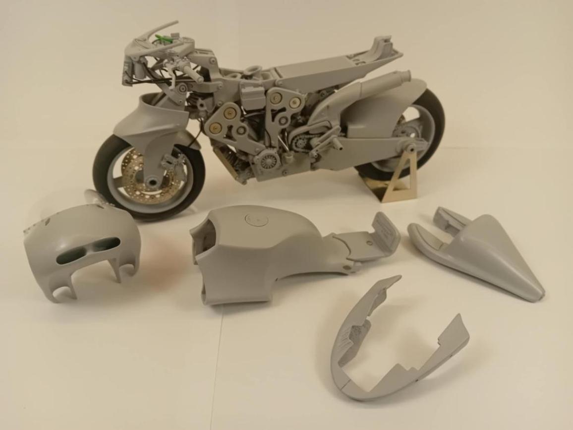 Britten V1000 1/12 Kit