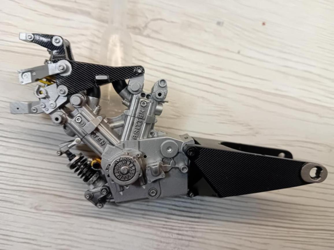 Britten V1000 1/12 Kit