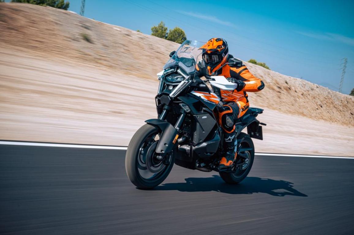 KTM 1390 SUPER ADVENTURE S 2025