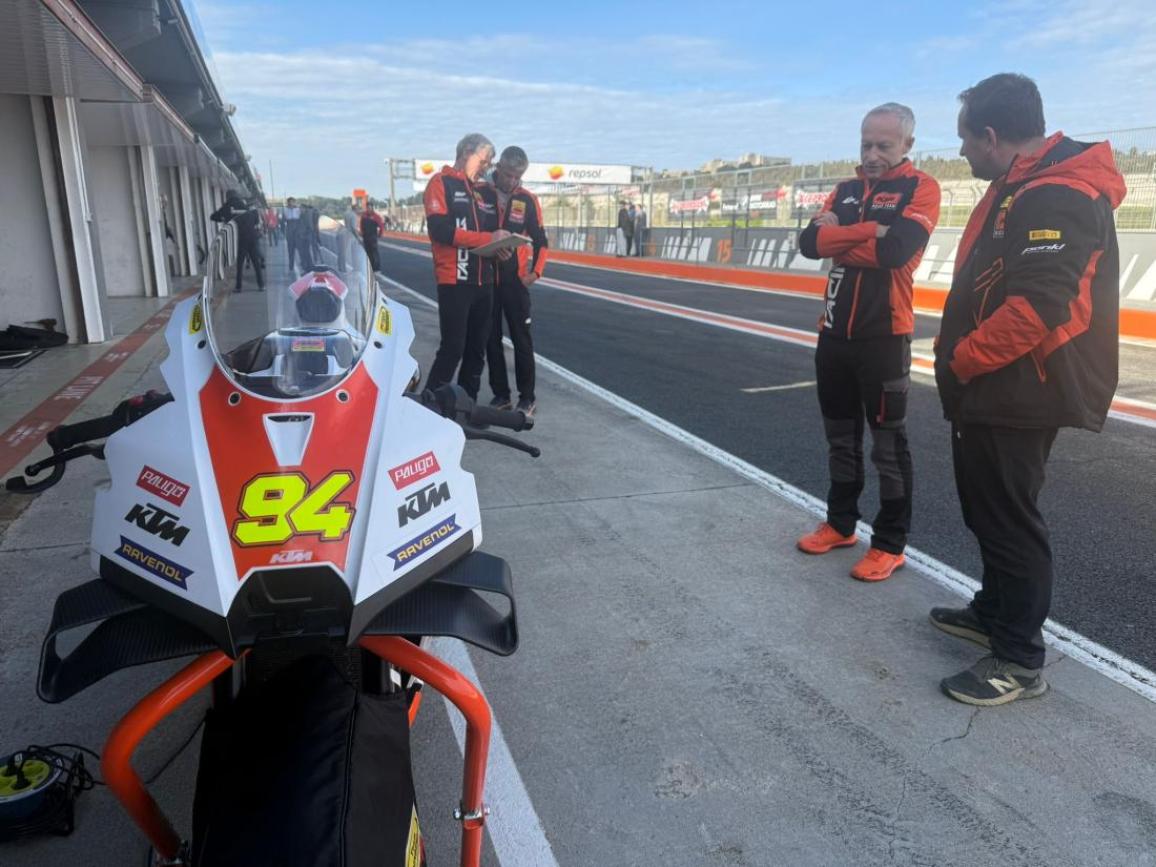 990 RC R Freudenberg Racing Team