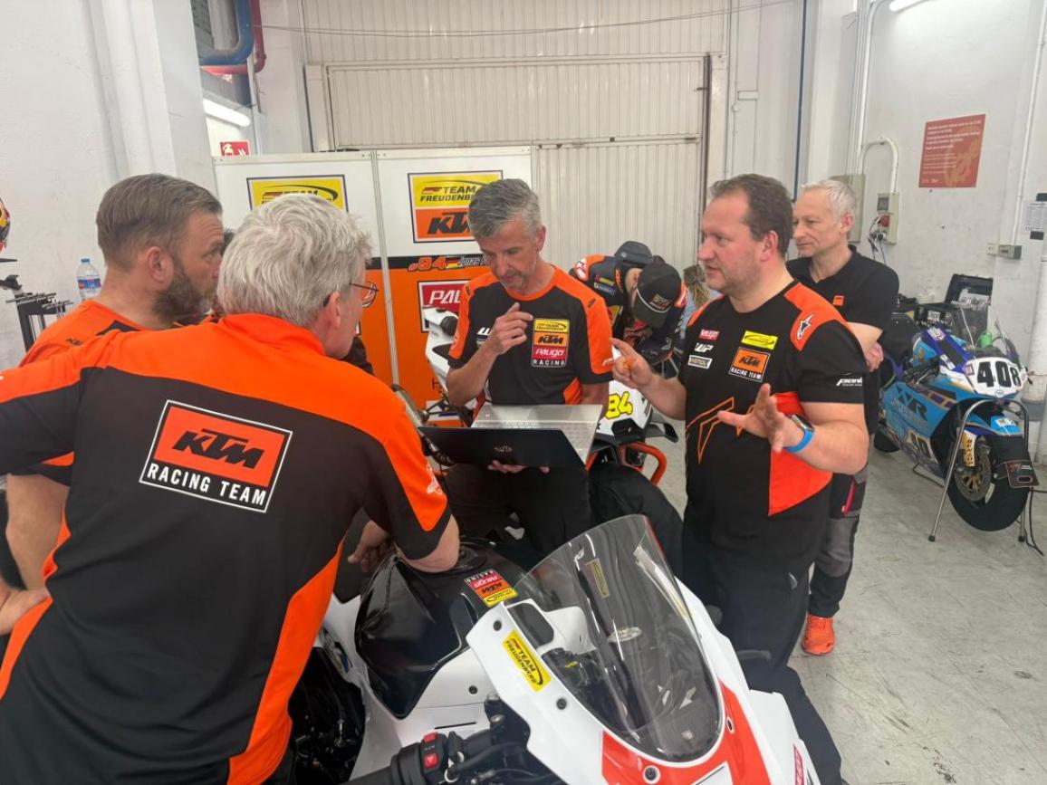 990 RC R Freudenberg Racing Team