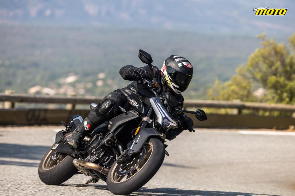 CFMOTO 800NK Γεννημένη στην Ιταλία από την Modena 40