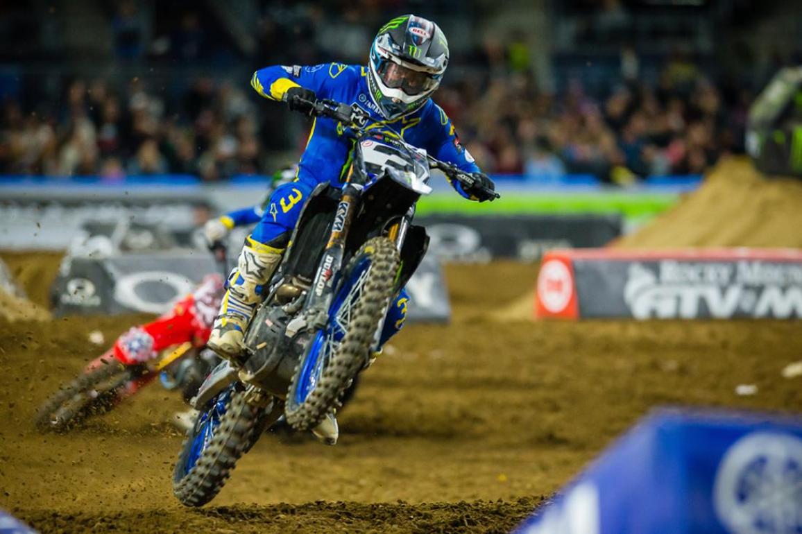 Supercross 2024, St. Louis – O Tomac επιστρέφει στις νίκες με την Yamaha ένα χρόνο μετά τον τραυματισμό του