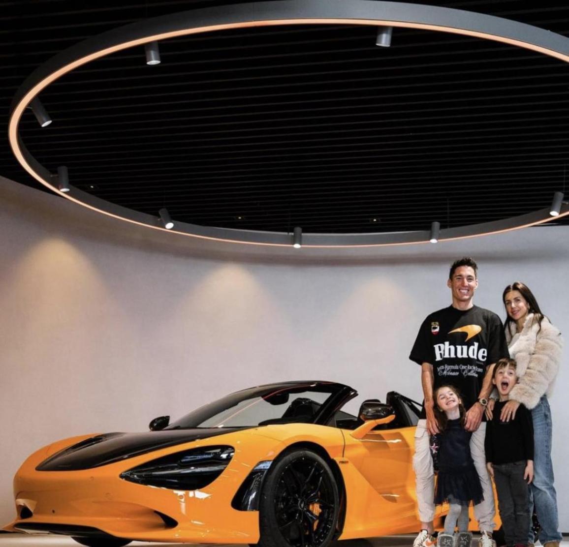 To γκαράζ του Aleix Espargaro φιλοξενεί πλέον και μία McLaren