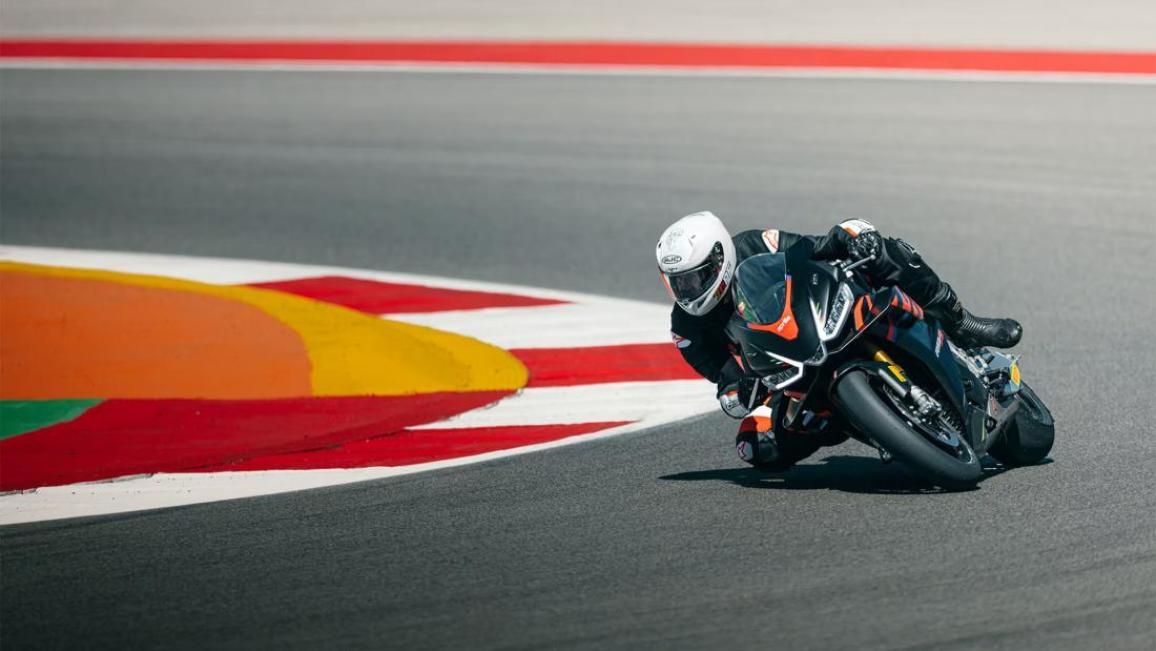 Aprilia Pro Experience – Με κάτι λιγότερο από 3.000 ευρώ οδηγείς με τον Biaggi στο Misano