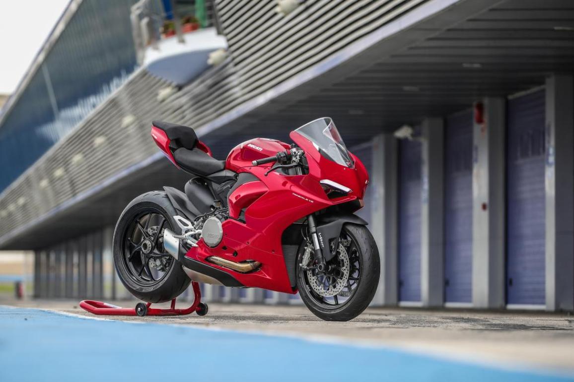 Ducati νίκη στο Isle of Man TT μετά από 30 χρόνια!
