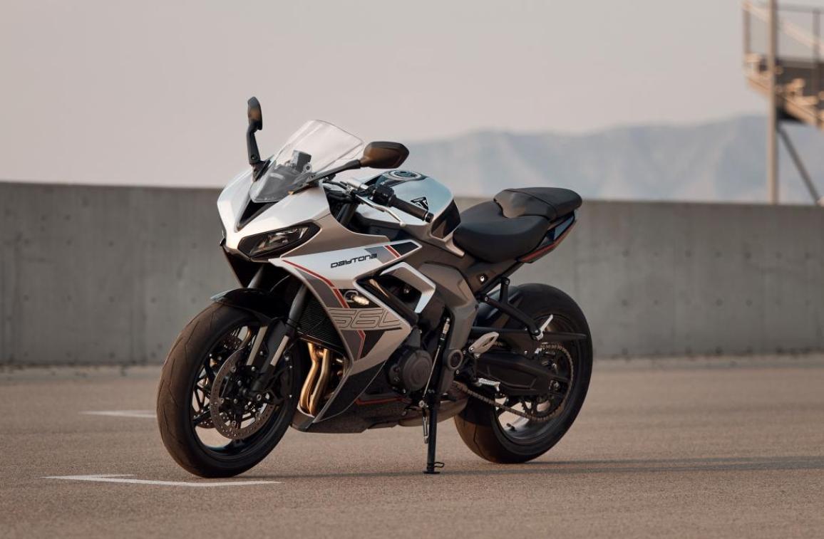 triumph daytona 660
