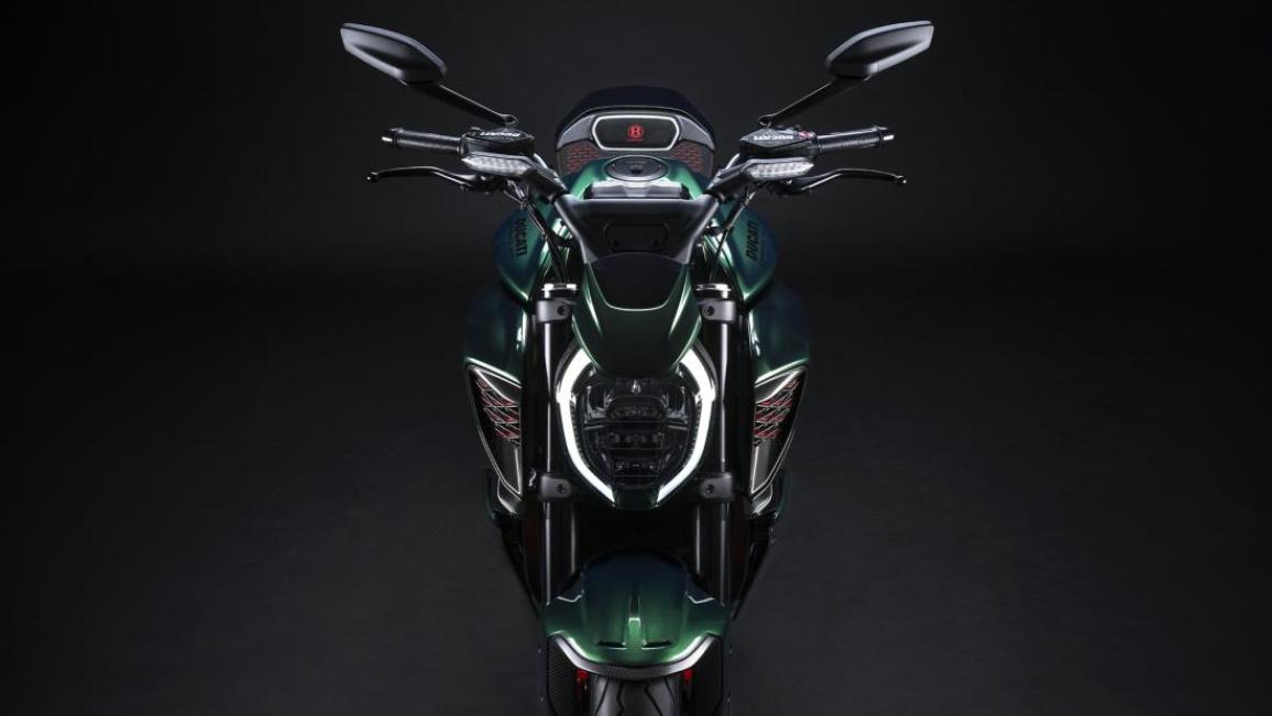 Ducati Diavel V4 – Ένας διάβολος για την Bentley