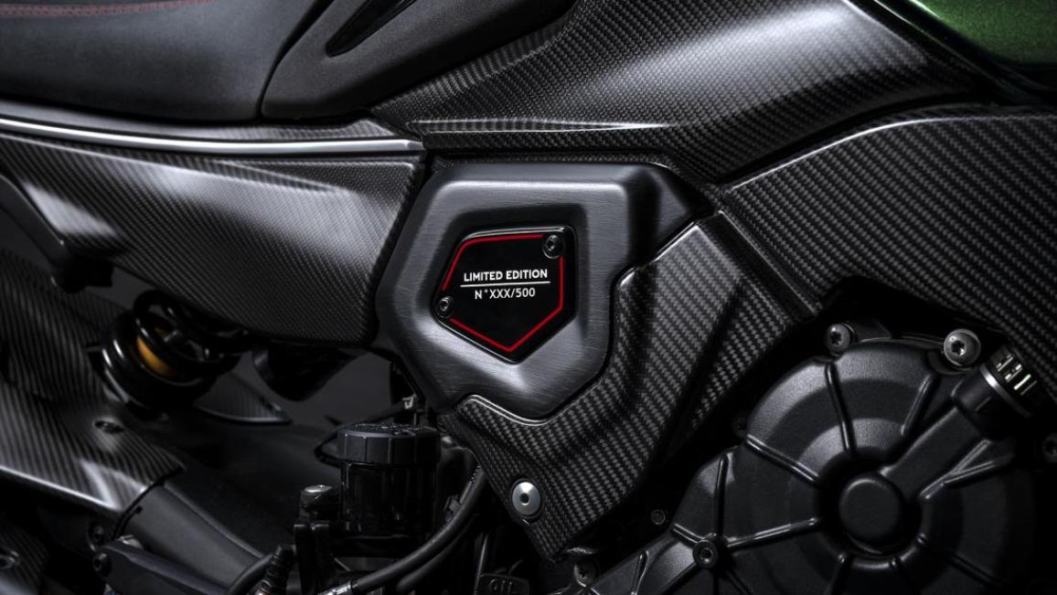 Ducati Diavel V4 – Ένας διάβολος για την Bentley