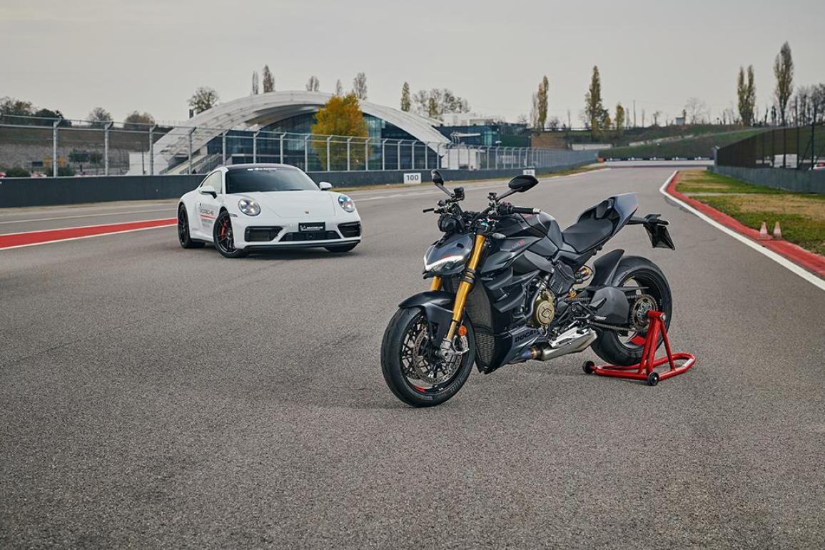 Ducati & Porsche Experience – Μισή μέρα με μοτοσυκλέτα μισή μέρα με αυτοκίνητο