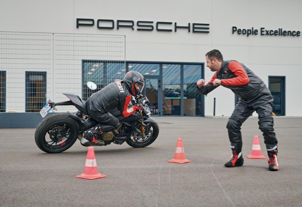 Ducati & Porsche Experience – Μισή μέρα με μοτοσυκλέτα μισή μέρα με αυτοκίνητο