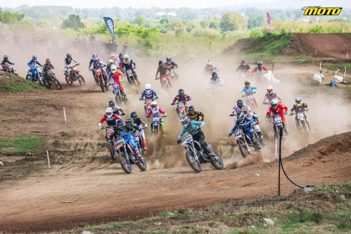 Αρκετοί θεατές και άψογος καιρός μετά την μπόρα της πρώτης ημέρας