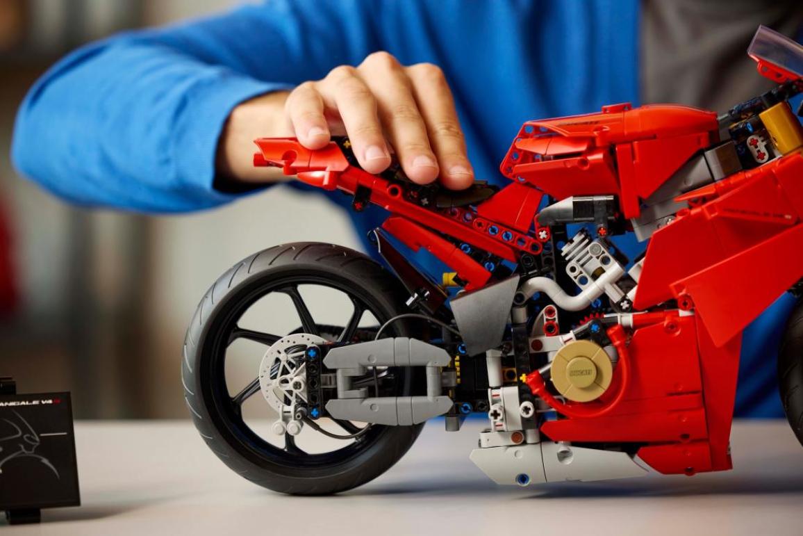 Ducati Panigale V4S LEGO Technic