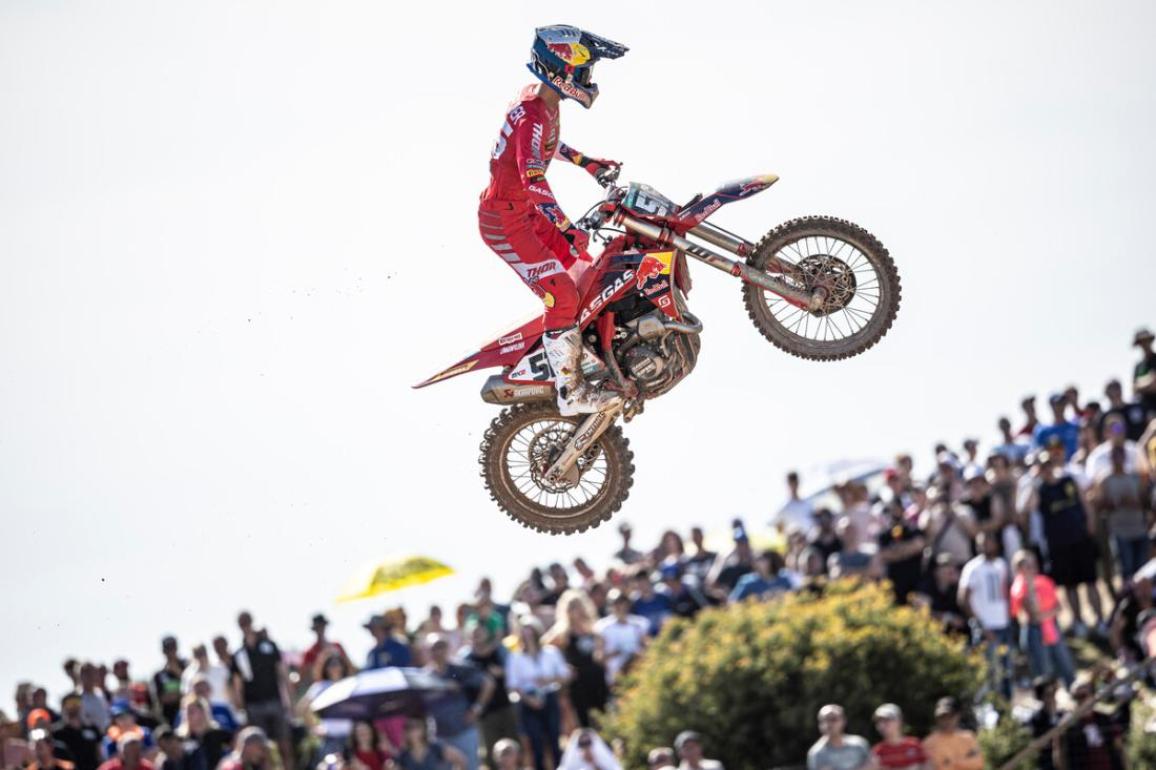 MXGP, 5ος γύρος, Πορτογαλία – Ο Pauls Jonass (Honda) κερδίζει την λασπομαχία στην MXGP