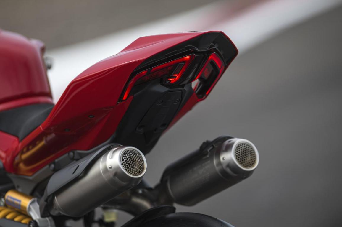 Ducati Panigale V2S οδηγούμε πρώτα και μετά μιλάμε