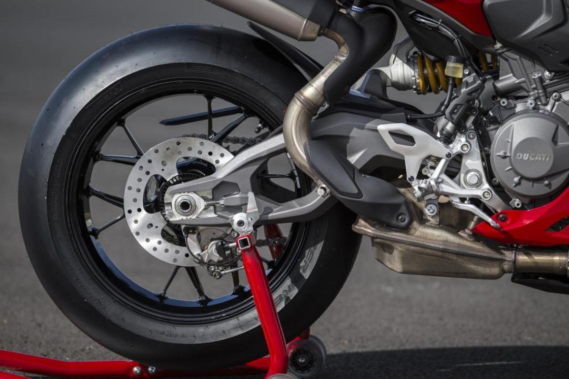 Ducati Panigale V2S οδηγούμε πρώτα και μετά μιλάμε