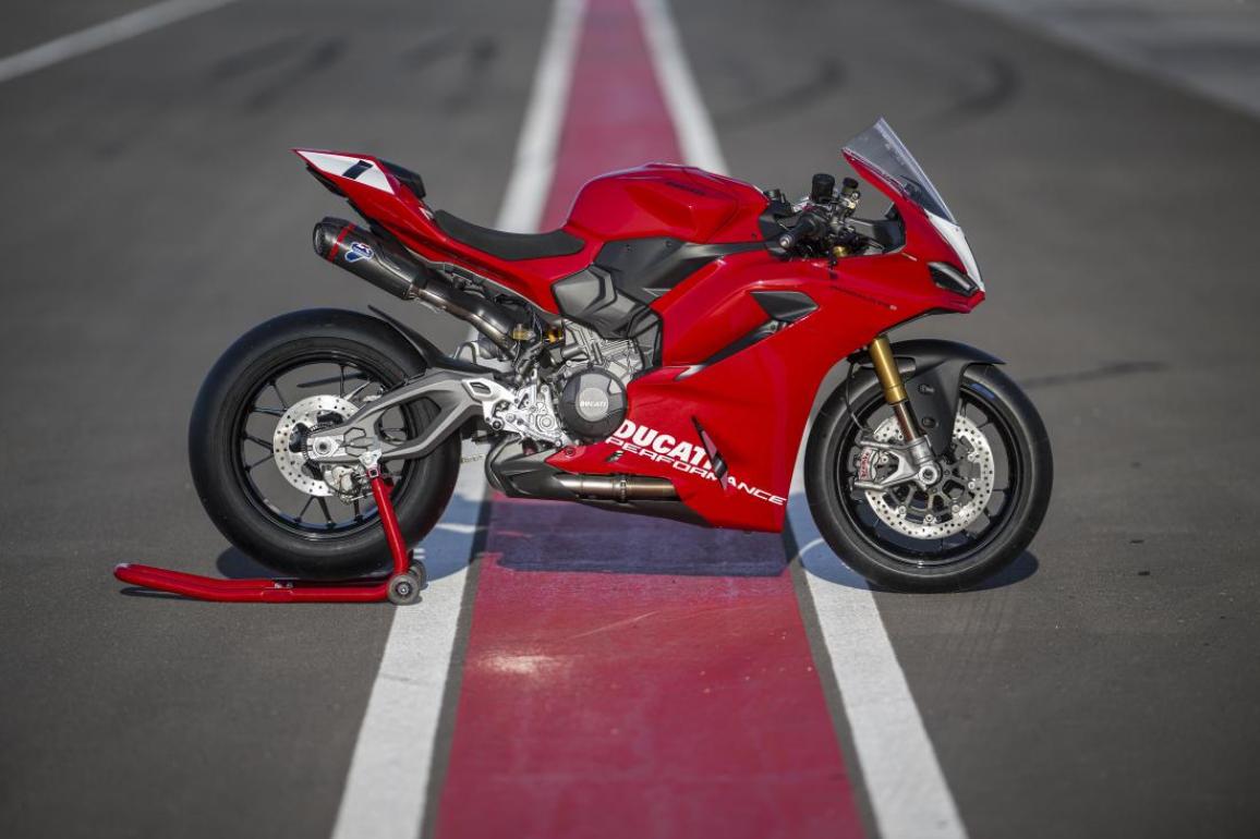 Ducati Panigale V2S οδηγούμε πρώτα και μετά μιλάμε