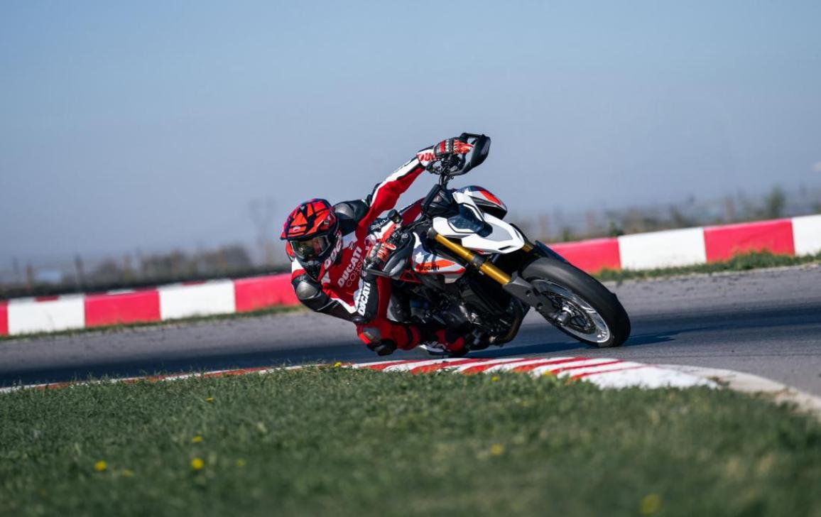 Ducati Hypermotard V2 2026