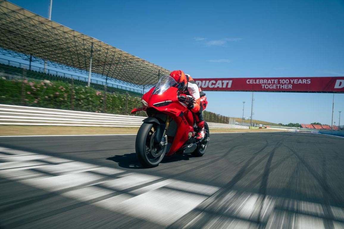 Panigale V4