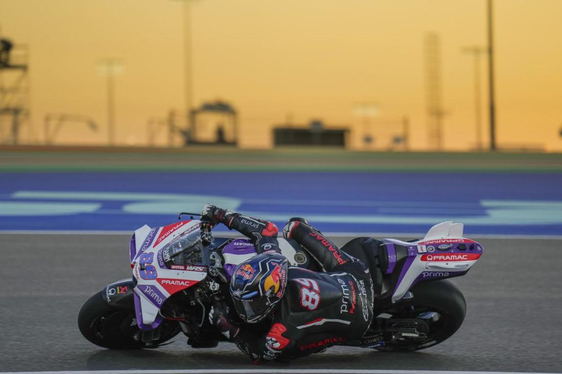 MotoGP Qatar Test, ημέρα 1η – Bagnaia μπροστά Martin πίσω και στο βάθος ο Marquez