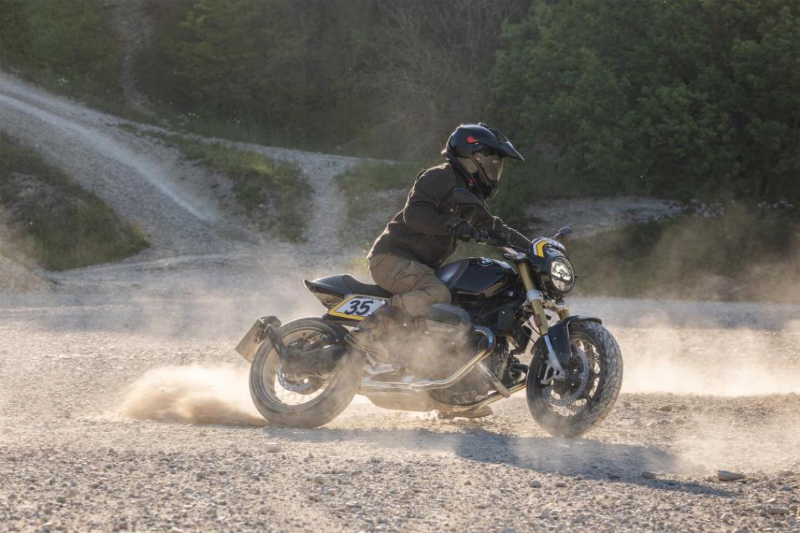 BMW Tracker
