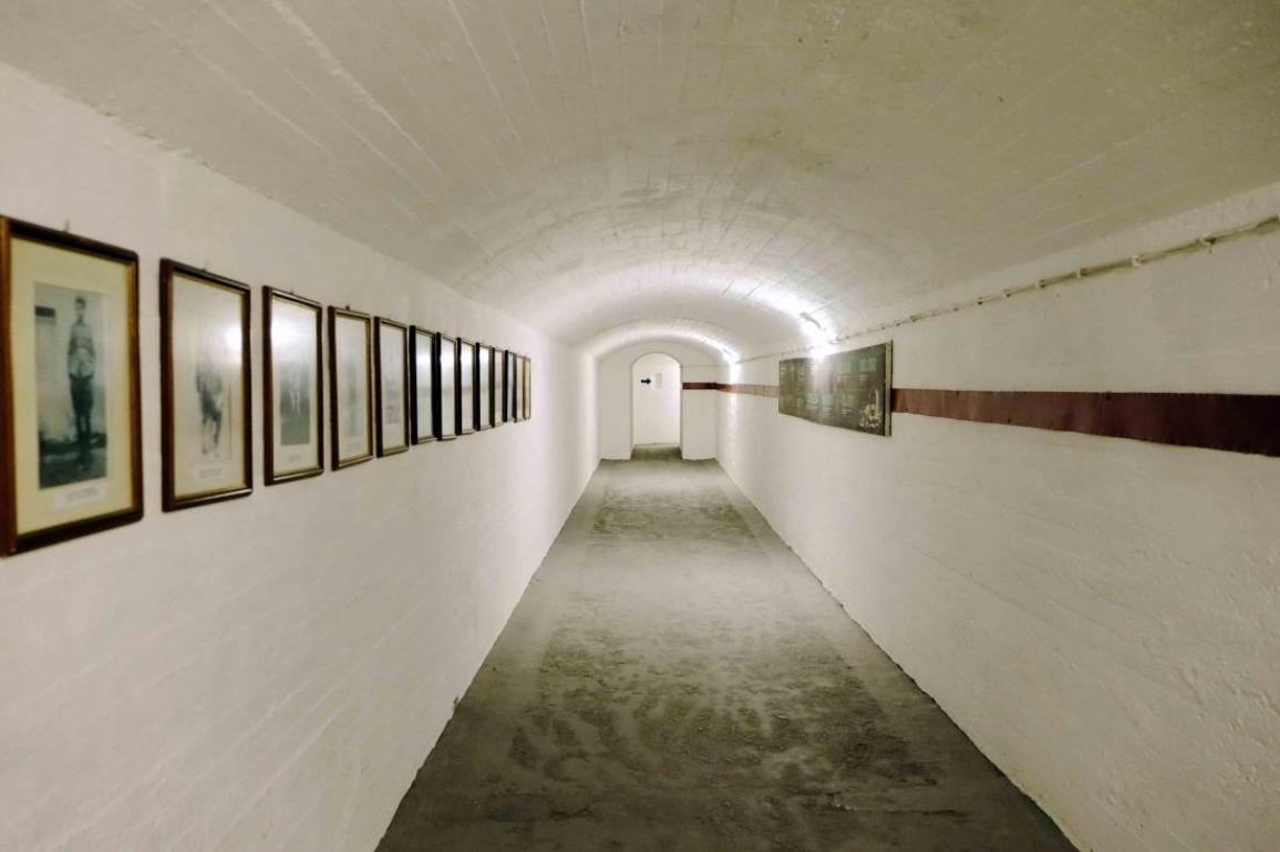 ANDELI ROUPEL TRIP 2026