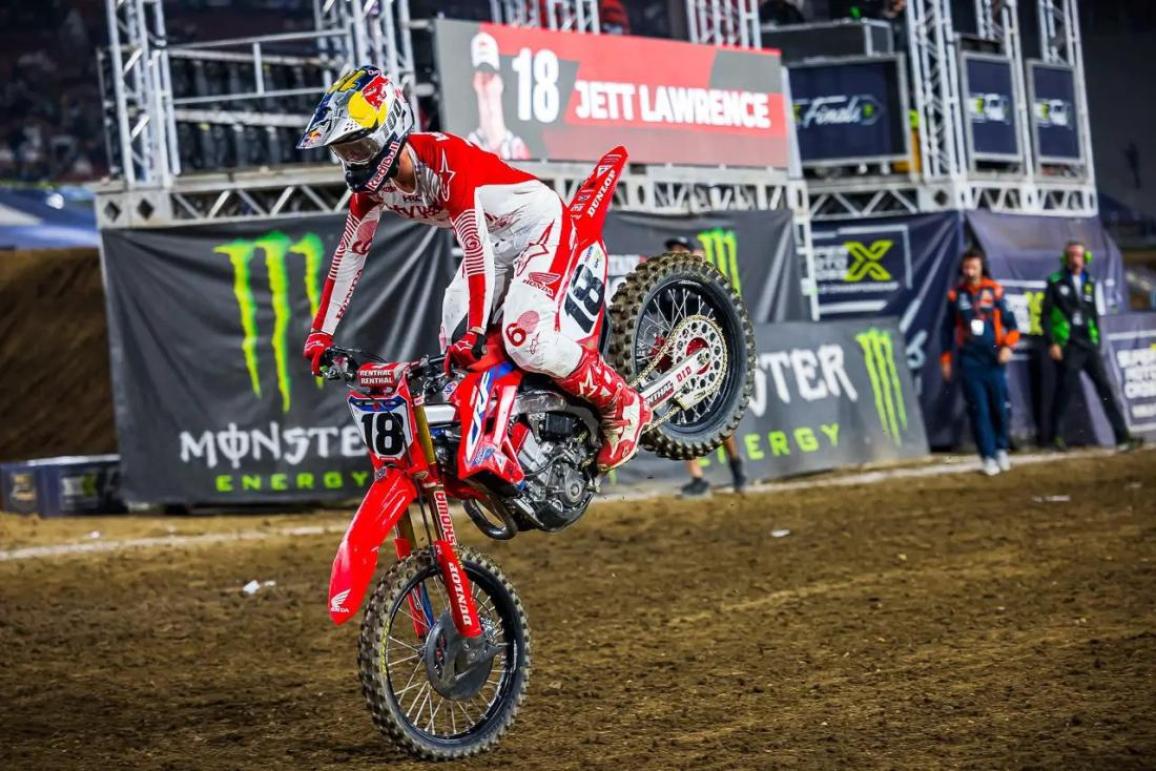 Supercross 2024, Detroit – O Lawrence με Honda κυριαρχεί και το πρωτάθλημα ξεκινά από την αρχή [VIDEO]