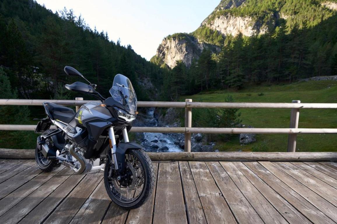 EICMA 2023: Moto Guzzi Stelvio - Η On-Off έκδοση του V100 Mandelo, κομπλέ με ραντάρ [Video]