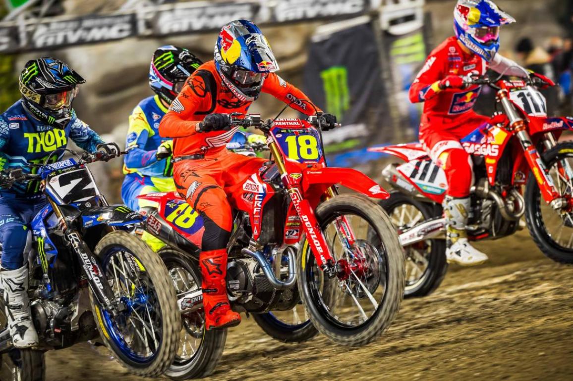 Supercross 2024 – O Jett Lawrence στον εναρκτήριο αγώνα της χρονιάς στο Anaheim 1 γράφει ιστορία καθώς κερδίζει τον πρώτο του αγώνα στην μεγάλη κατηγορία [VIDEO]