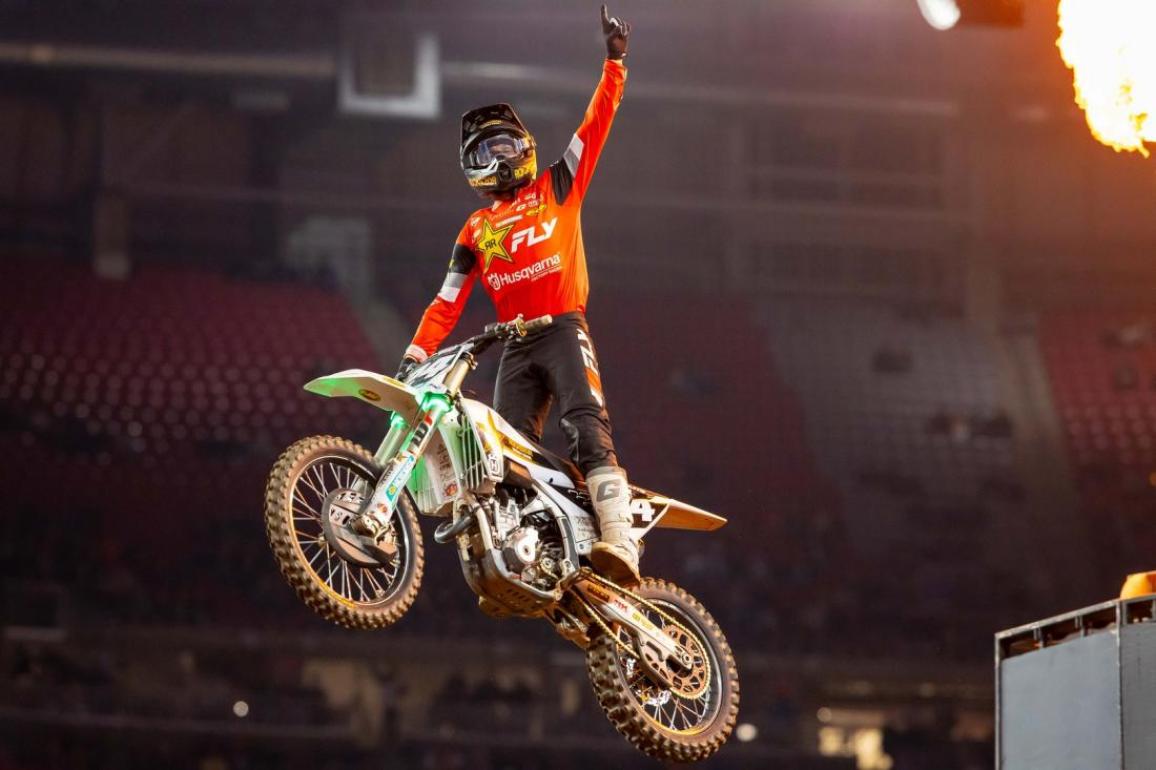 Supercross 2024, Glendale – O Roczen με Suzuki τη νίκη, ο Lawrence με Honda ανέβηκε στην κορυφή της βαθμολογίας