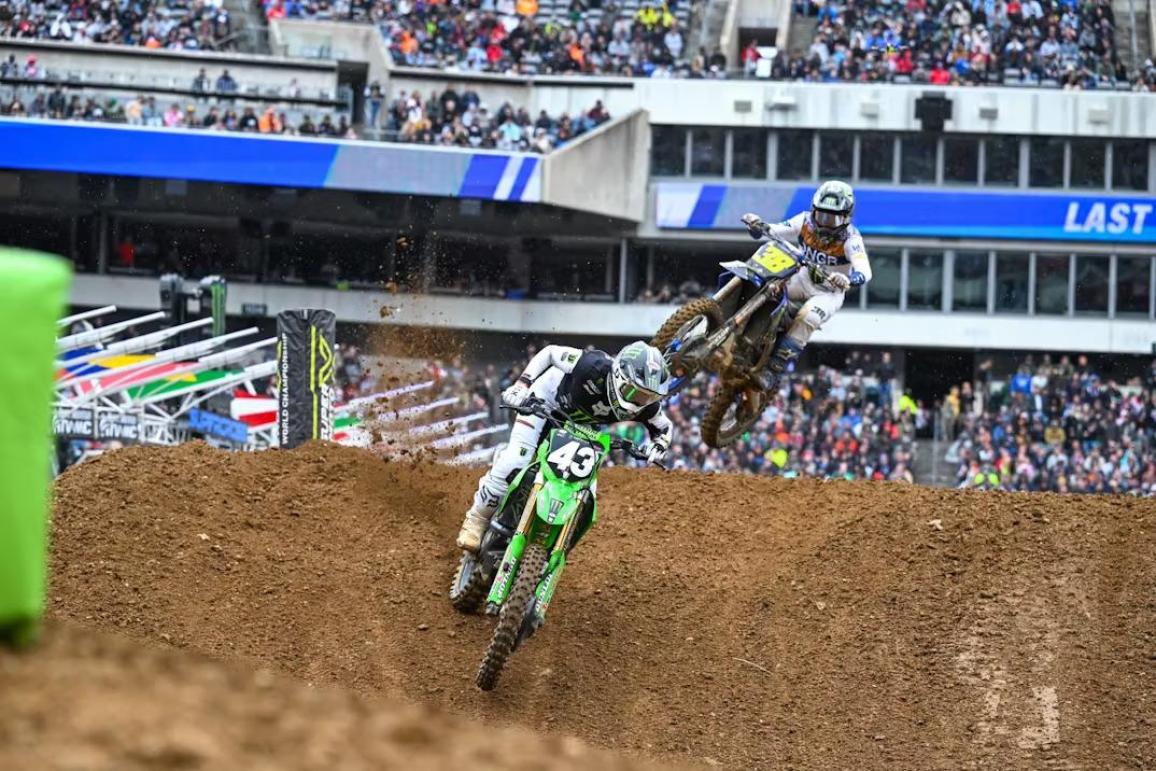 Supercross 2024, Philadelphia – Ο Jett Lawrence κερδίζει στα 450SX παρά την πτώση του [VIDEO]