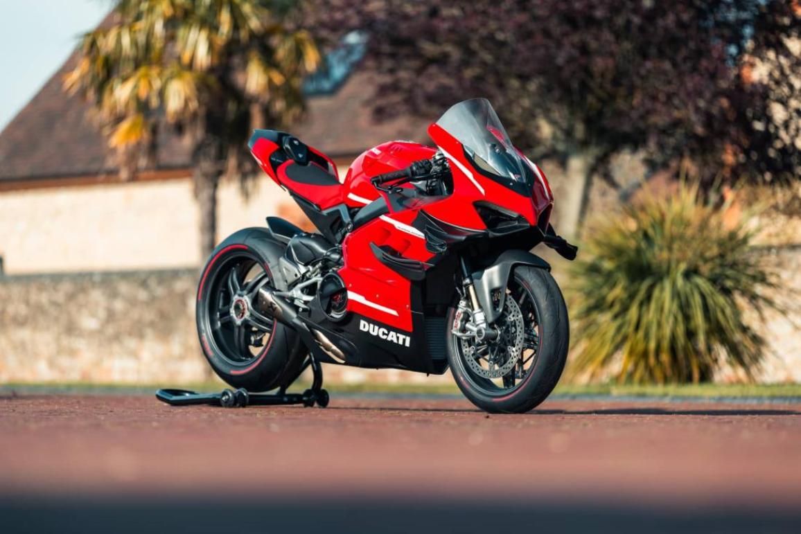 V4 Superleggera
