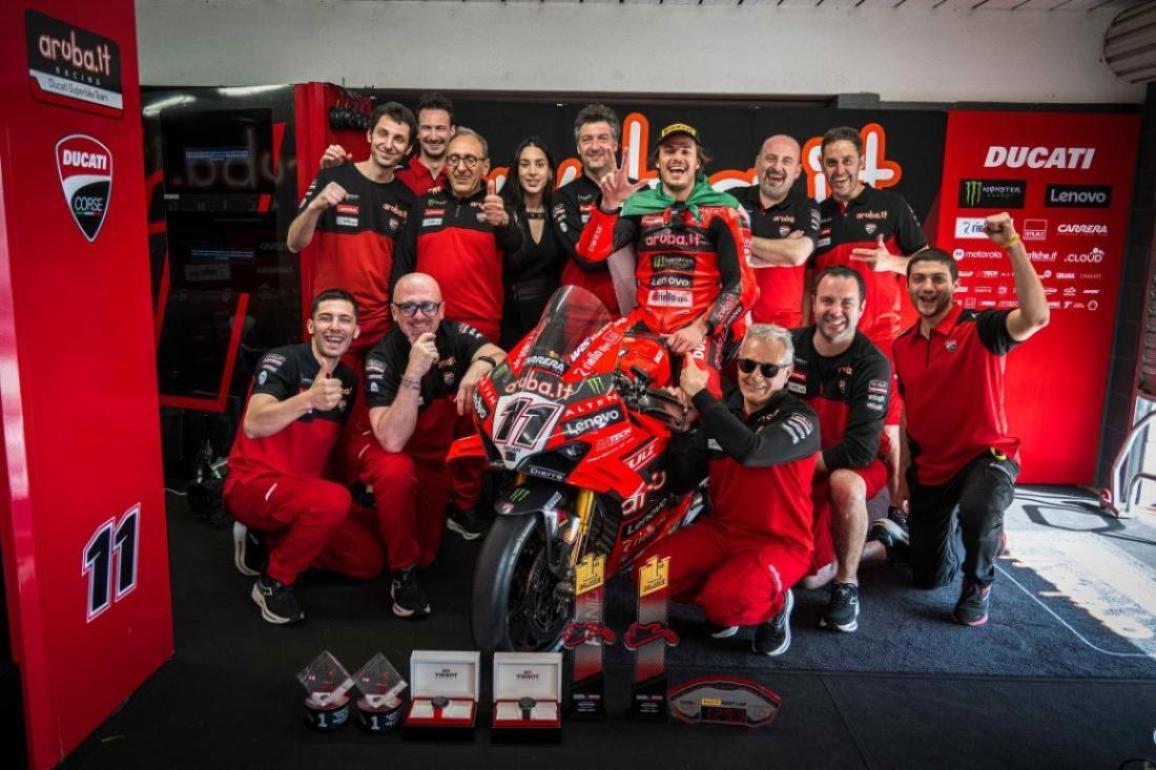 Nicolo Bulega ανανέωση με Ducati και στο βάθος MotoGP