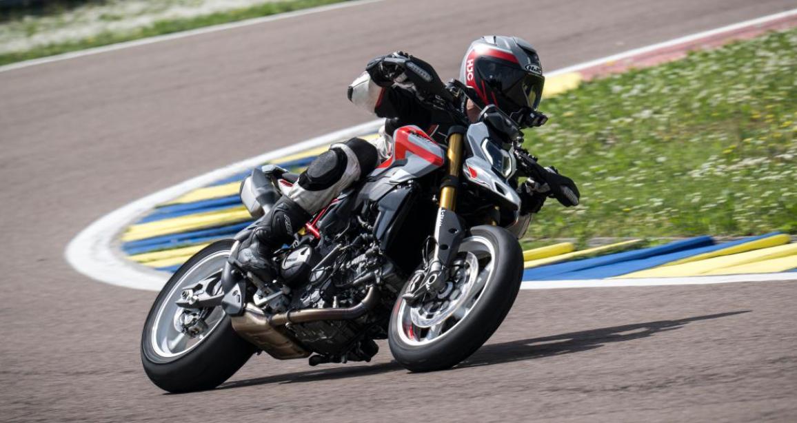 Ducati Hypermotard V2 SP - Αποστολή Modena