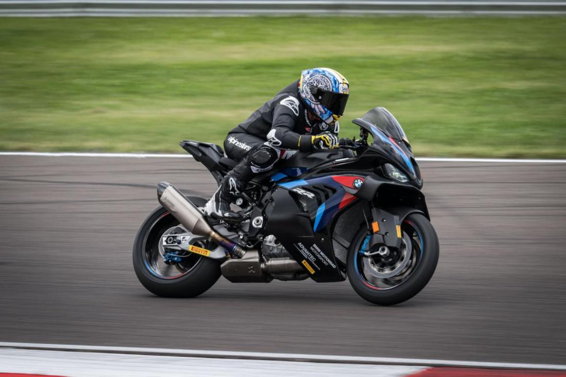 bmw m 1000 rr