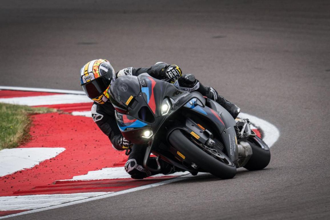 bmw m 1000 rr
